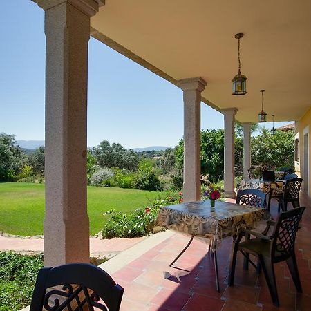 Apartamentos El Jardin Del Poeta Guijo de Granadilla Rum bild