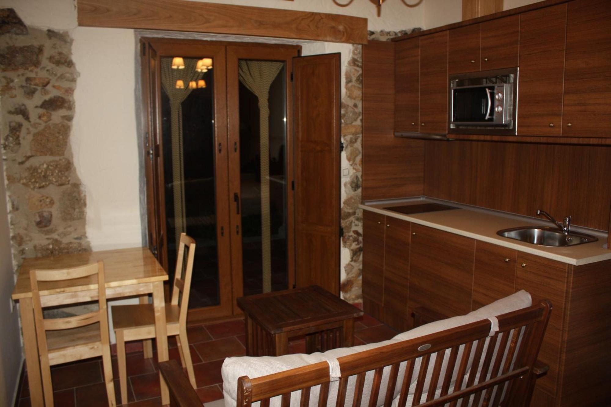 Apartamentos El Jardin Del Poeta Guijo de Granadilla Exteriör bild