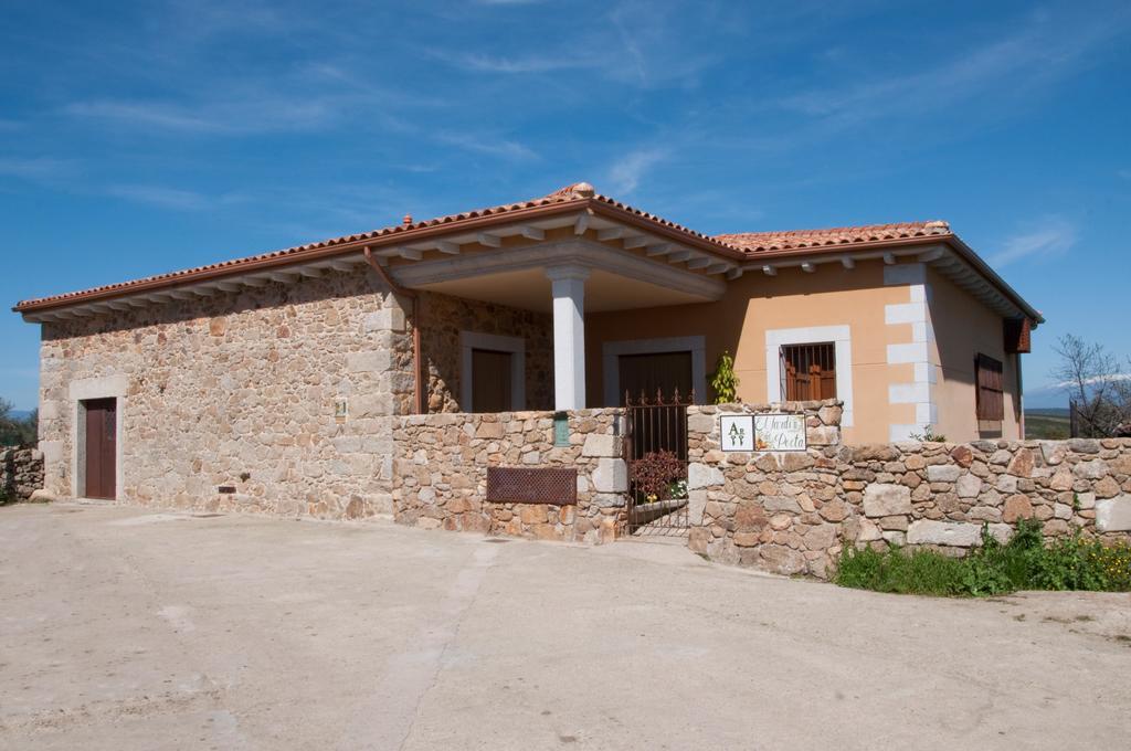 Apartamentos El Jardin Del Poeta Guijo de Granadilla Exteriör bild