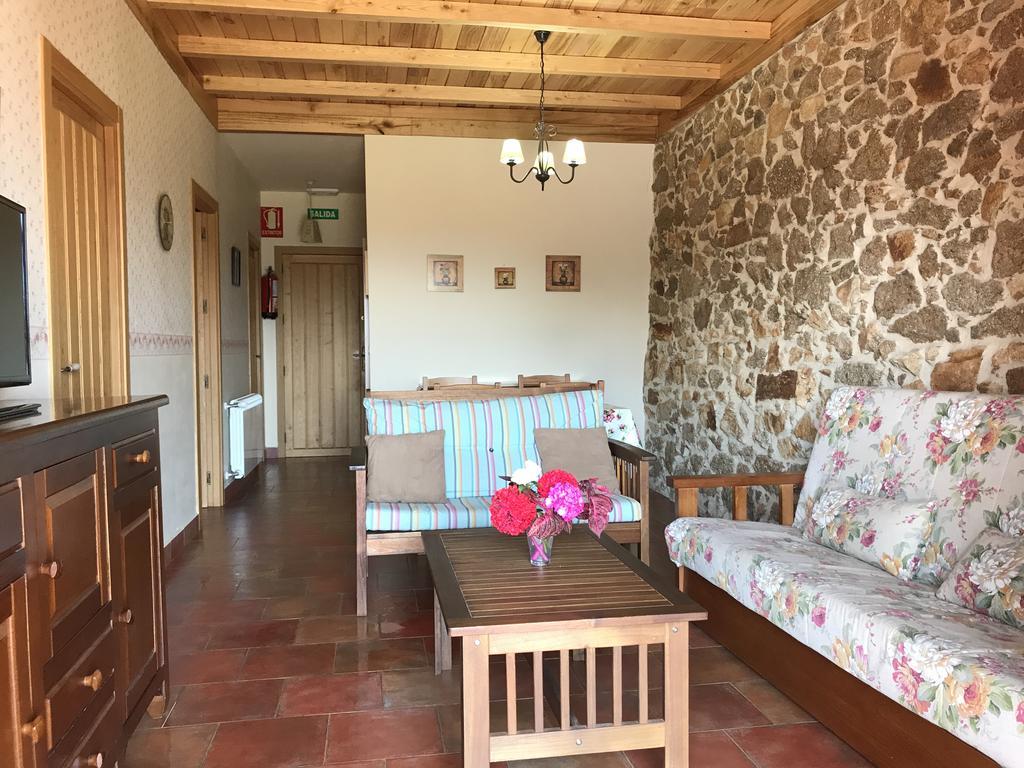 Apartamentos El Jardin Del Poeta Guijo de Granadilla Exteriör bild