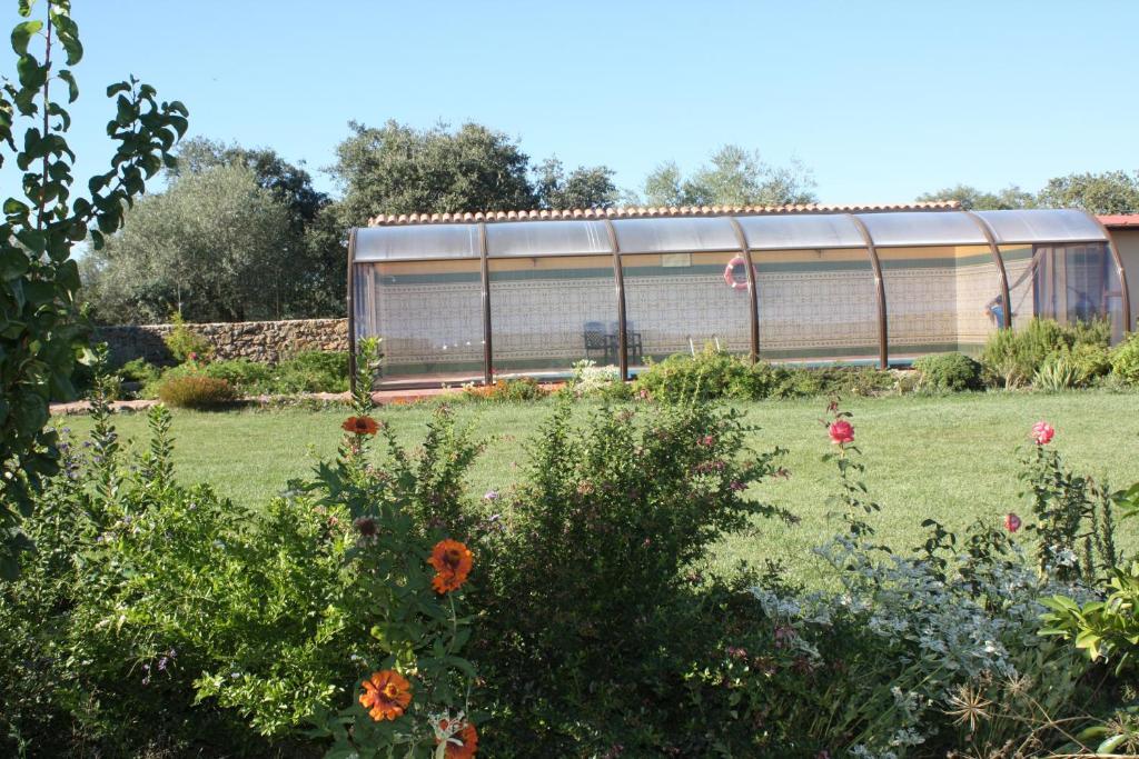 Apartamentos El Jardin Del Poeta Guijo de Granadilla Exteriör bild